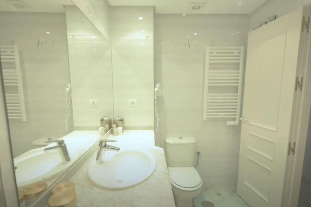 Unique With Rooftop Pool & Amazing Views Apartment