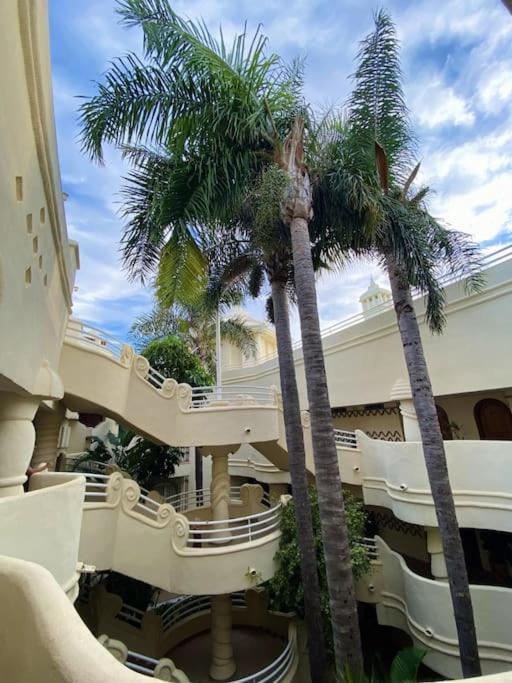 Unique With Rooftop Pool & Amazing Views Apartment *