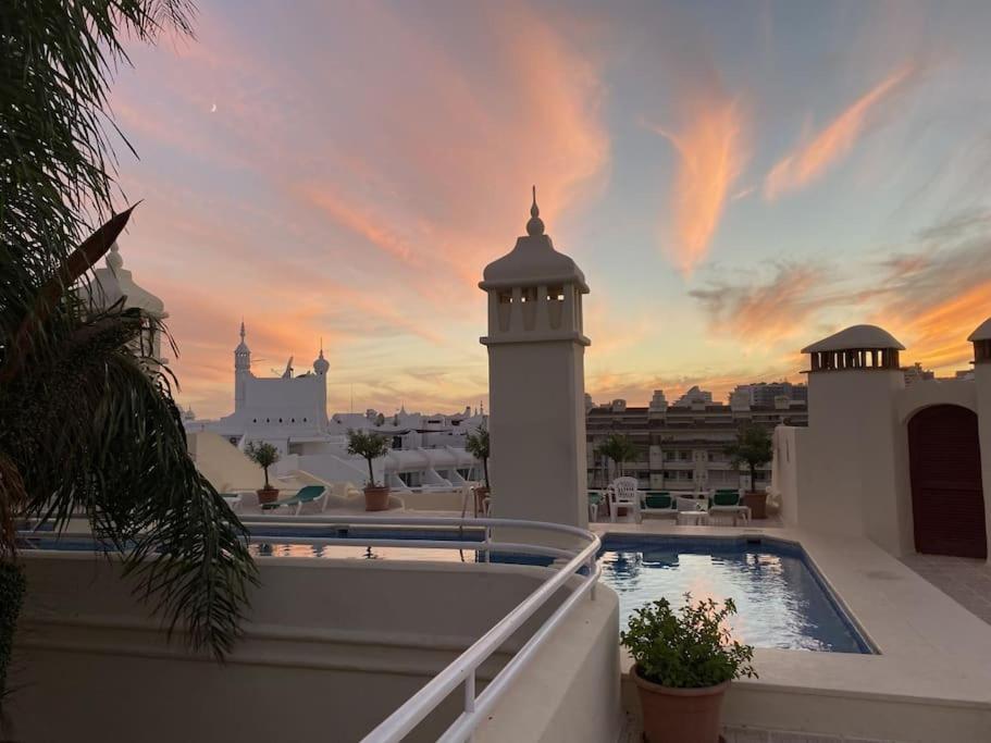 Unique With Rooftop Pool & Amazing Views